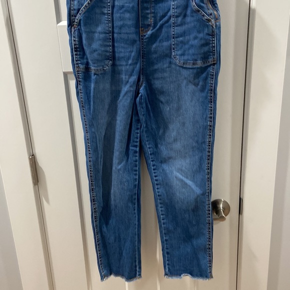 OshKosh B'Gosh girls 14 denim overalls 💕 adorable and great condition! - Picture 6 of 11